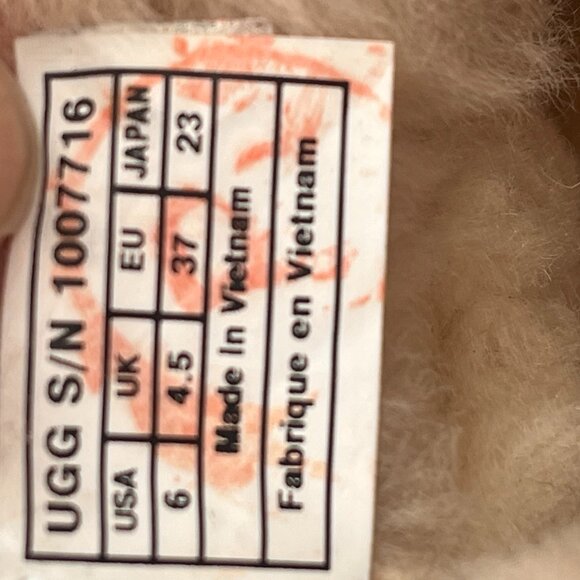 Ugg Chickaree black suede sheepskin bootie tie up plush mocassin Women's size 6 - Picture 8 of 11